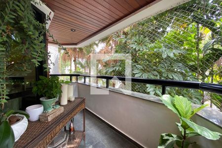 Apartamento à venda com 126m², 3 quartos e 2 vagas Apartamento à venda com 126m², 3 quartos e 2 vagasSacada