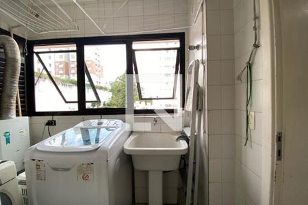 Apartamento à venda com 126m², 3 quartos e 2 vagas Apartamento à venda com 126m², 3 quartos e 2 vagasÁrea de Serviço