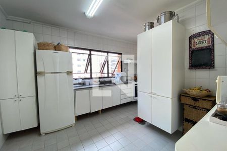 Apartamento à venda com 126m², 3 quartos e 2 vagas Apartamento à venda com 126m², 3 quartos e 2 vagasCozinha