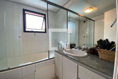 Apartamento à venda com 126m², 3 quartos e 2 vagas Apartamento à venda com 126m², 3 quartos e 2 vagasBanheiro da Suíte 1