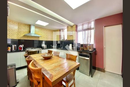 Apartamento à venda com 150m², 3 quartos e 3 vagas