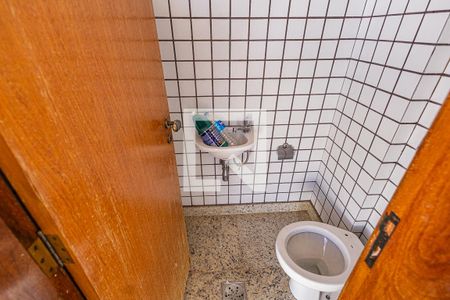 Apartamento à venda com 259m², 4 quartos e 4 vagas Apartamento à venda com 259m², 4 quartos e 4 vagasLavabo