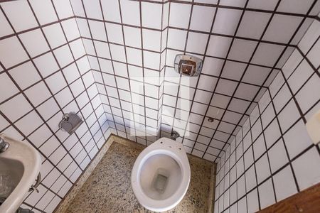 Apartamento à venda com 259m², 4 quartos e 4 vagas Apartamento à venda com 259m², 4 quartos e 4 vagasLavabo