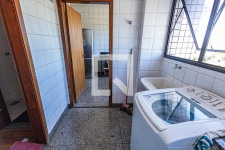 Apartamento à venda com 259m², 4 quartos e 4 vagas Apartamento à venda com 259m², 4 quartos e 4 vagasArea de serviço