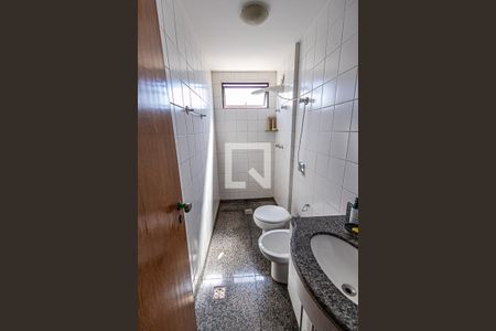 Apartamento à venda com 259m², 4 quartos e 4 vagas Apartamento à venda com 259m², 4 quartos e 4 vagasBanheiro