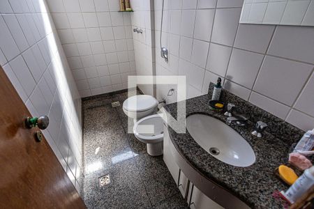 Apartamento à venda com 259m², 4 quartos e 4 vagas Apartamento à venda com 259m², 4 quartos e 4 vagasBanheiro