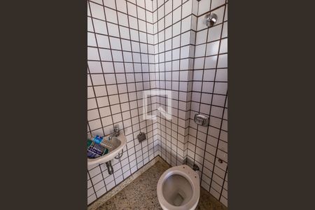 Apartamento à venda com 259m², 4 quartos e 4 vagas Apartamento à venda com 259m², 4 quartos e 4 vagasLavabo