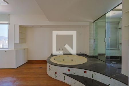 Apartamento à venda com 296m², 3 quartos e 3 vagasSuíte 2