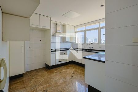 Apartamento à venda com 296m², 3 quartos e 3 vagasSuíte 2