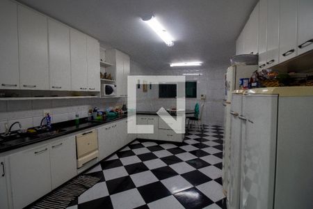 Casa para alugar com 573m², 4 quartos e 7 vagasCozinha