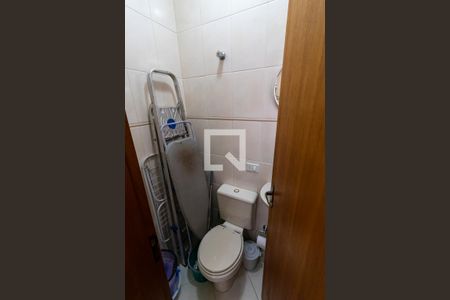 Casa à venda com 230m², 3 quartos e 4 vagas1o. Andar - Banheiro de serviço