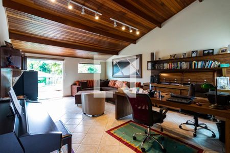 Casa à venda com 230m², 3 quartos e 4 vagas3o. Andar - Escritório