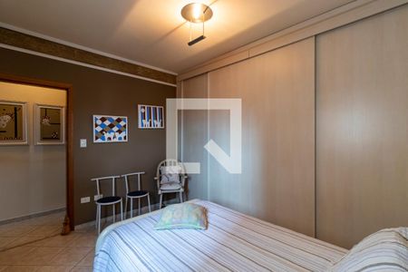 Casa à venda com 230m², 3 quartos e 4 vagas2o. Andar - Suíte 2