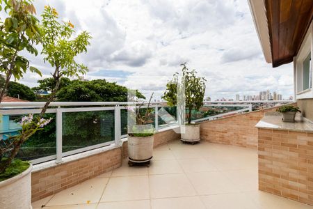 Casa à venda com 230m², 3 quartos e 4 vagas3o. Andar - Varanda