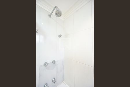 Apartamento à venda com 138m², 3 quartos e 3 vagasChuveiro