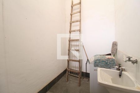 Casa à venda com 381m², 6 quartos e 6 vagasÁrea de Serviço - 2º Andar