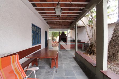 Casa à venda com 381m², 6 quartos e 6 vagasVaranda 