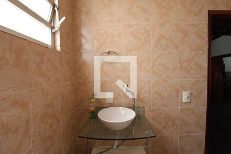 Casa à venda com 381m², 6 quartos e 6 vagasBanheiro Social - 2º Andar