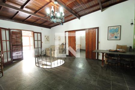 Casa à venda com 381m², 6 quartos e 6 vagasSala - 2º Andar