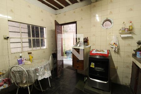 Casa à venda com 381m², 6 quartos e 6 vagasCozinha