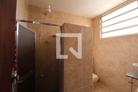 Casa à venda com 381m², 6 quartos e 6 vagasBanheiro Social - 2º Andar