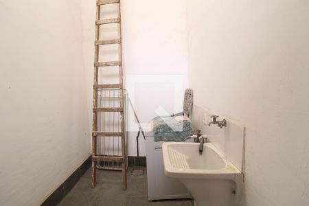 Casa à venda com 381m², 6 quartos e 6 vagasÁrea de Serviço - 2º Andar