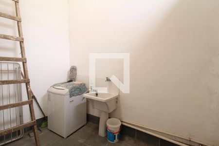 Casa à venda com 381m², 6 quartos e 6 vagasÁrea de Serviço - 2º Andar