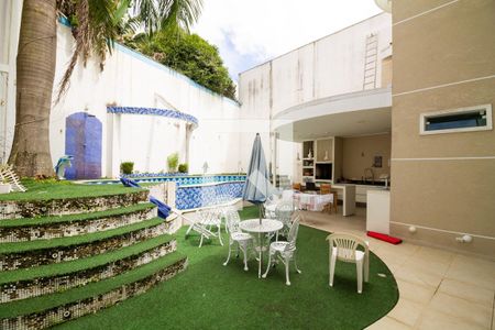 Casa à venda com 402m², 5 quartos e 3 vagasQuintal 