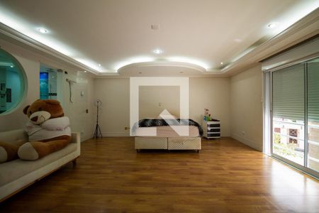 Casa à venda com 402m², 5 quartos e 3 vagasSuíte 1