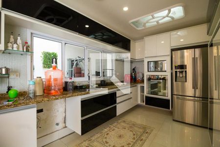 Casa à venda com 402m², 5 quartos e 3 vagasCozinha 