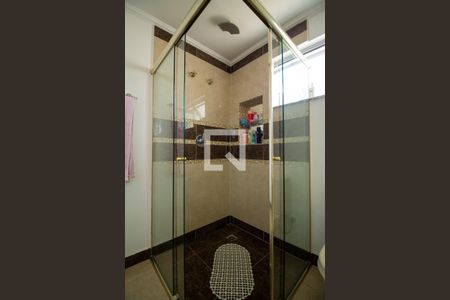 Casa à venda com 402m², 5 quartos e 3 vagasBanheiro da Suíte 2