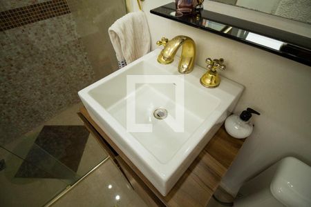 Casa à venda com 402m², 5 quartos e 3 vagasBanheiro 