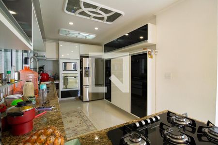 Casa à venda com 402m², 5 quartos e 3 vagasCozinha 