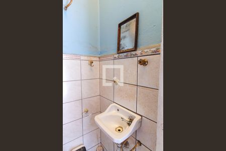 Casa à venda com 400m², 5 quartos e 4 vagasBanheiro de Serviço Casa 1