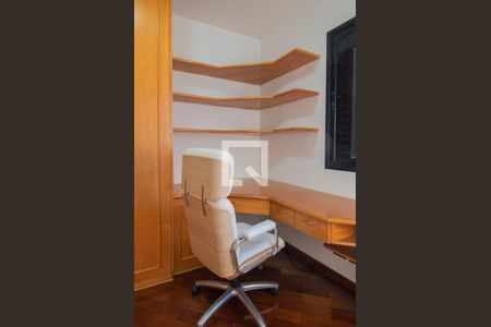 Quarto 1 de apartamento à venda com 2 quartos, 77m² em Jardins, São Paulo