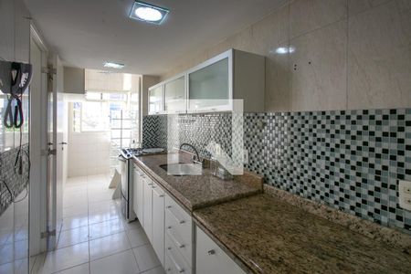 Apartamento à venda com 92m², 3 quartos e 1 vaga Apartamento à venda com 92m², 3 quartos e 1 vagaCozinha e Área de Serviço