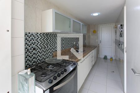 Apartamento à venda com 92m², 3 quartos e 1 vaga Apartamento à venda com 92m², 3 quartos e 1 vagaCozinha e Área de Serviço
