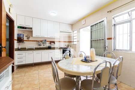 Casa à venda com 171m², 3 quartos e 3 vagas Casa à venda com 171m², 3 quartos e 3 vagasCozinha