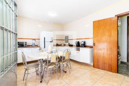 Casa à venda com 171m², 3 quartos e 3 vagas Casa à venda com 171m², 3 quartos e 3 vagasCozinha