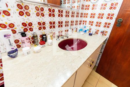 Casa à venda com 171m², 3 quartos e 3 vagas Casa à venda com 171m², 3 quartos e 3 vagasBanheiro da Suíte