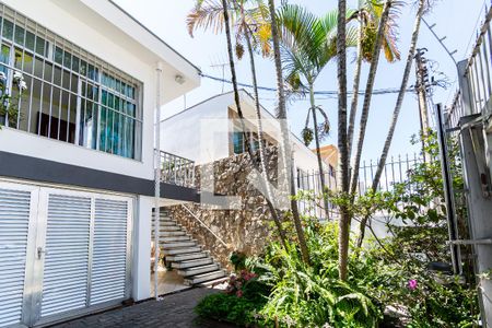 Casa à venda com 171m², 3 quartos e 3 vagas Casa à venda com 171m², 3 quartos e 3 vagasQuintal/ Jardim