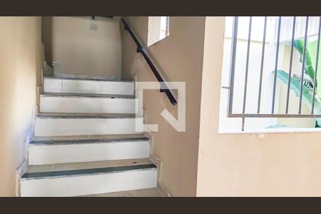 Apartamento para alugar com 50m², 1 quarto e sem vaga Apartamento para alugar com 50m², 1 quarto e sem vagaEscada