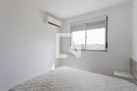 Suíte de apartamento para alugar com 2 quartos, 54m² em Jardim Itu Sabará, Porto Alegre