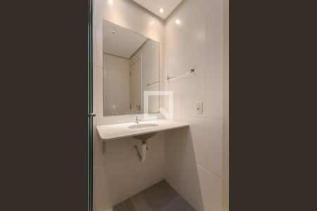 Banheiro da Suíte de apartamento para alugar com 2 quartos, 54m² em Jardim Itu Sabará, Porto Alegre