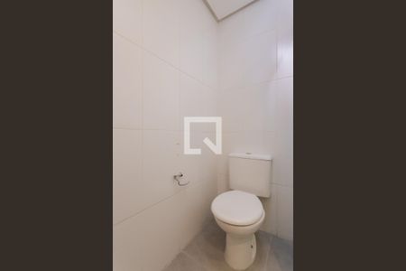 Banheiro da Suíte de apartamento para alugar com 2 quartos, 54m² em Jardim Itu Sabará, Porto Alegre