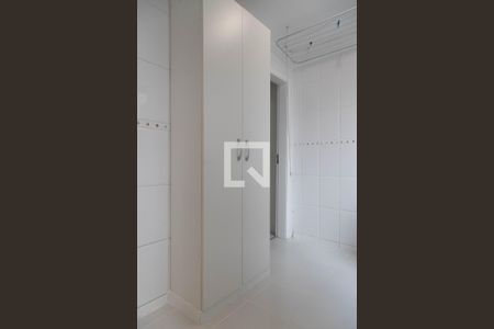 Apartamento à venda com 124m², 3 quartos e 3 vagas Apartamento à venda com 124m², 3 quartos e 3 vagasÁrea de serviço