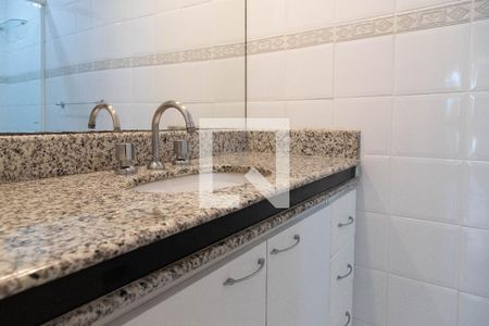 Apartamento à venda com 124m², 3 quartos e 3 vagas Apartamento à venda com 124m², 3 quartos e 3 vagasBanheiro da suíte 2