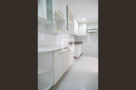 Apartamento à venda com 124m², 3 quartos e 3 vagas Apartamento à venda com 124m², 3 quartos e 3 vagasCozinha