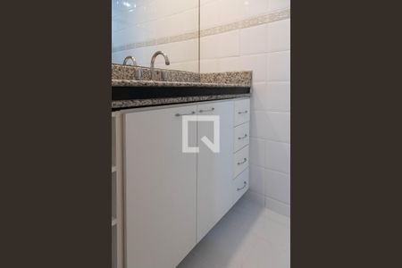 Apartamento à venda com 124m², 3 quartos e 3 vagas Apartamento à venda com 124m², 3 quartos e 3 vagasBanheiro da suíte 2