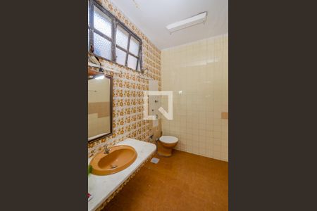 Casa à venda com 180m², 3 quartos e 1 vaga Casa à venda com 180m², 3 quartos e 1 vagaBanheiro da Suíte